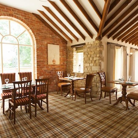 Отель The Woodhouse Arms Грантем Экстерьер фото